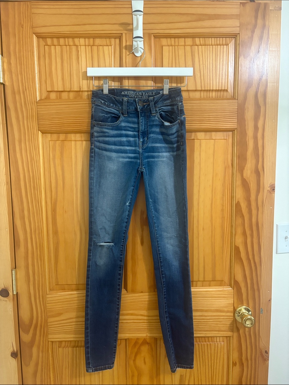 American Eagle High-Rise Super Super Stretch Jegging Distressed Jeans Size 2